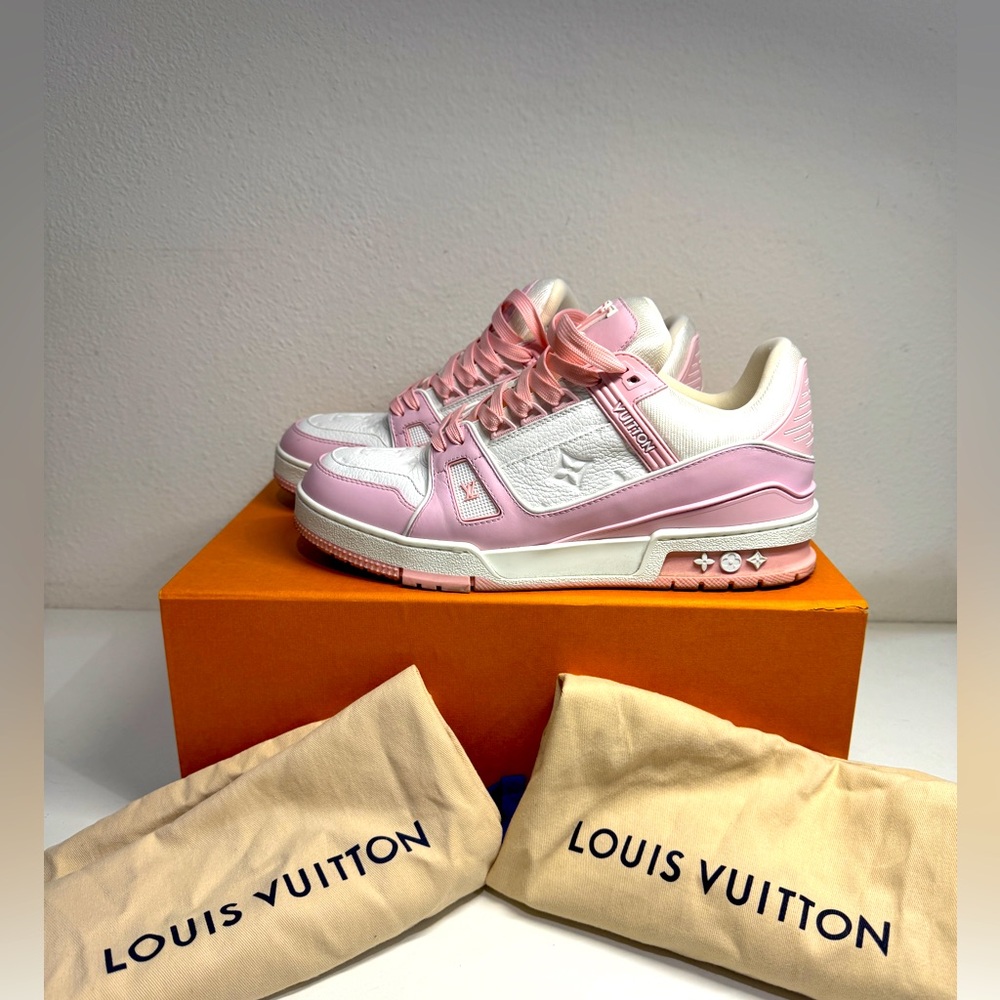100% AUTHENTIC EUC LOUIS VUITTON LV TRAINERS SNEAKERS RARE PINK-WHITE LV 7